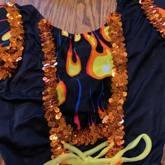 Child’s black leotard dance costume approx Sz 2 with lacing at waist & skirt - Picture 7 of 7